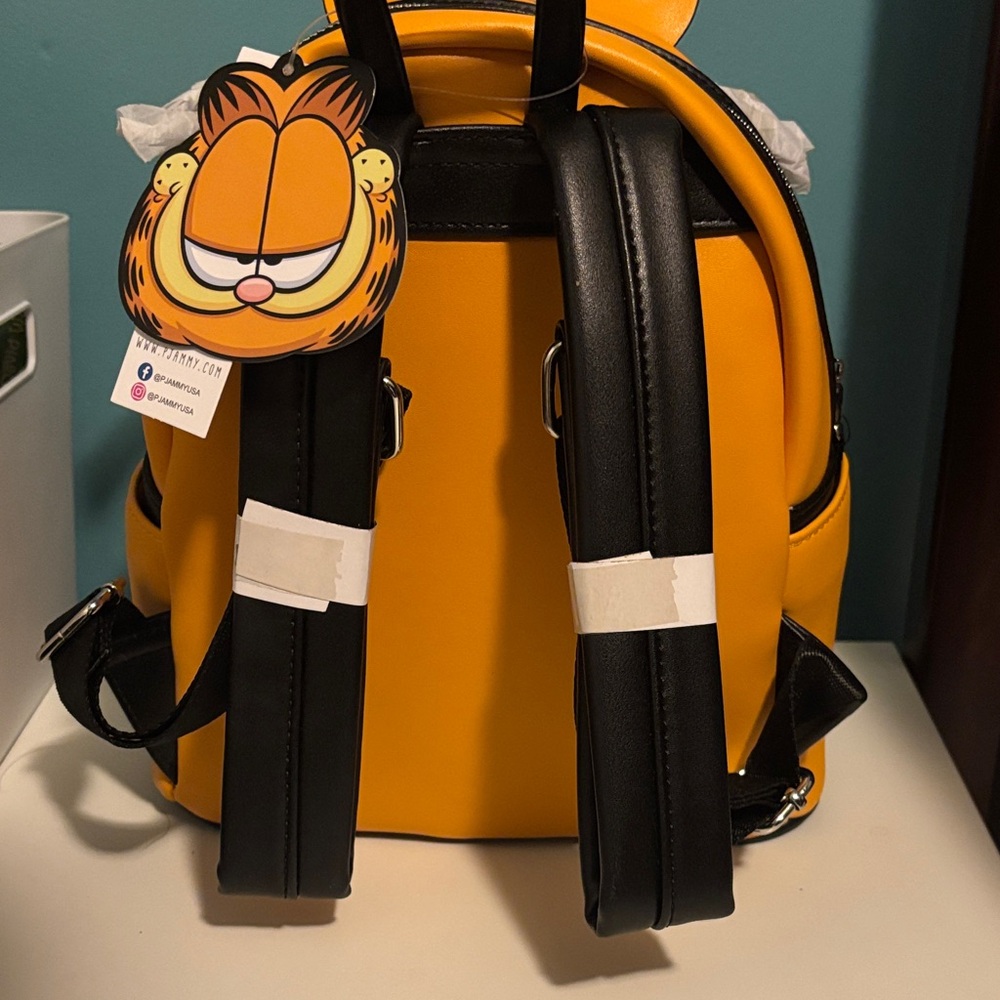 Garfield Orange Backpack - Picture 2 of 2